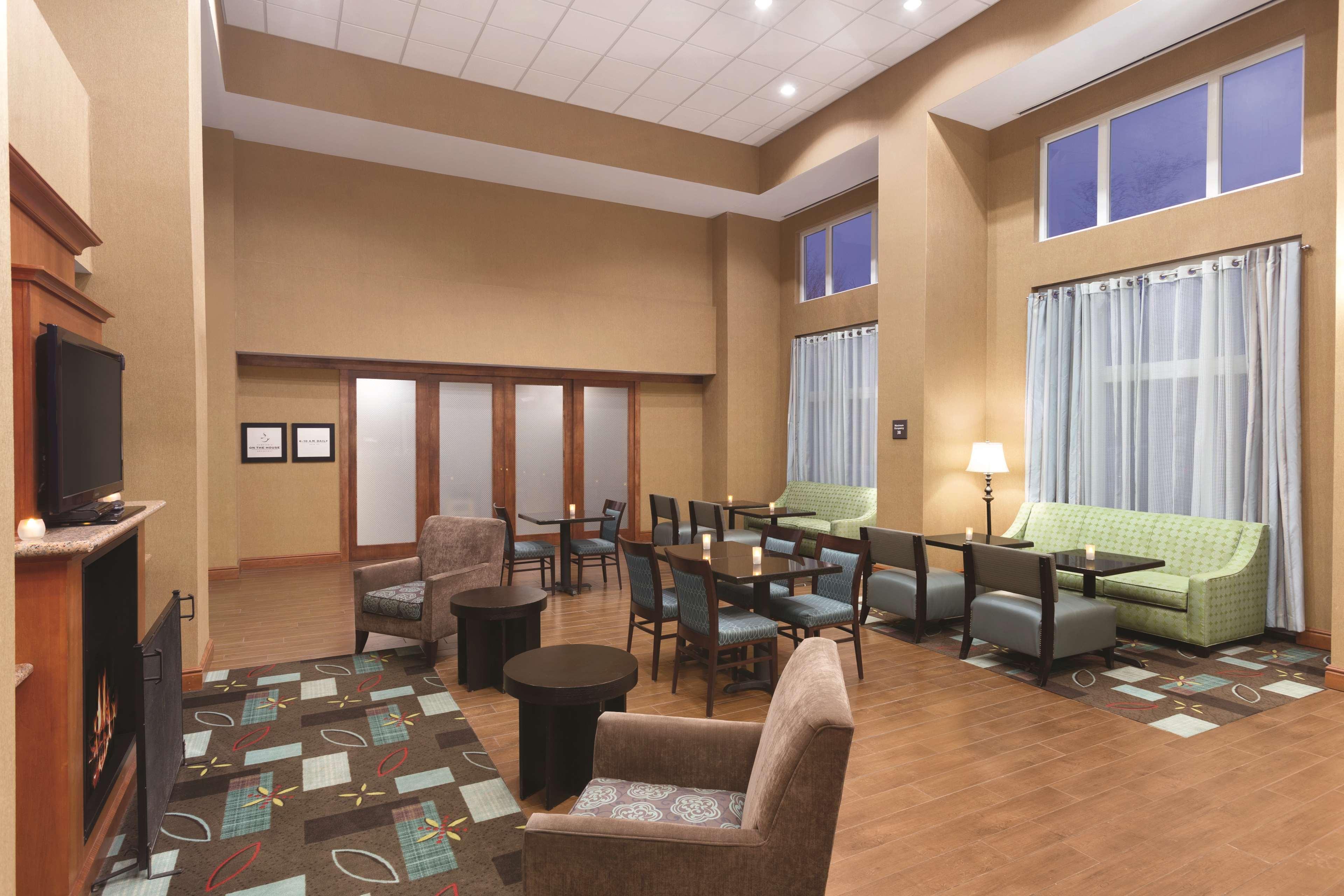 Hampton Inn & Suites Greenfield Eksteriør billede