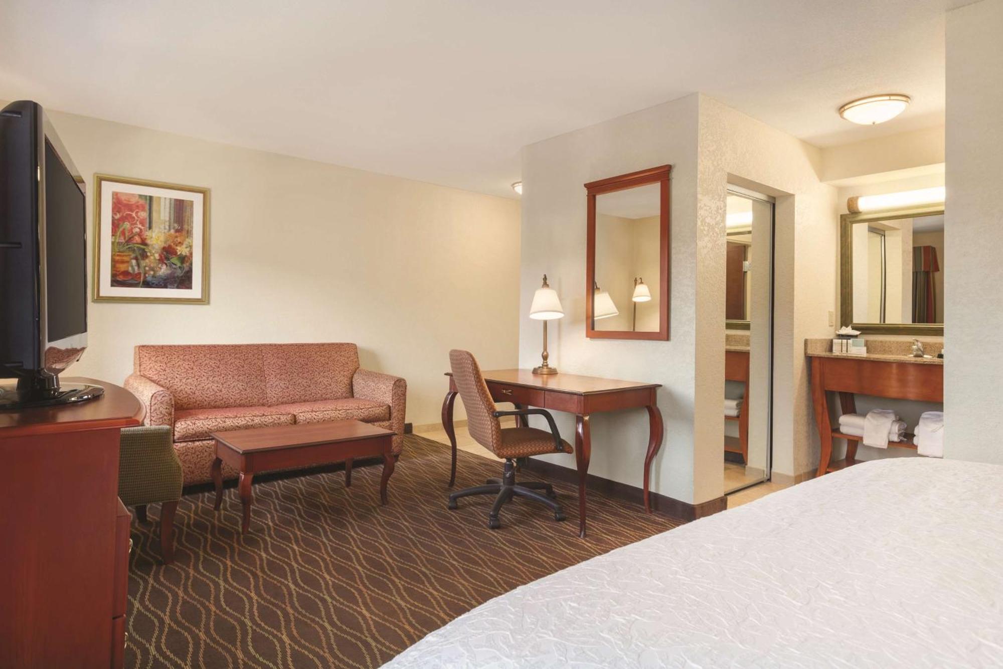 Hampton Inn & Suites Greenfield Eksteriør billede